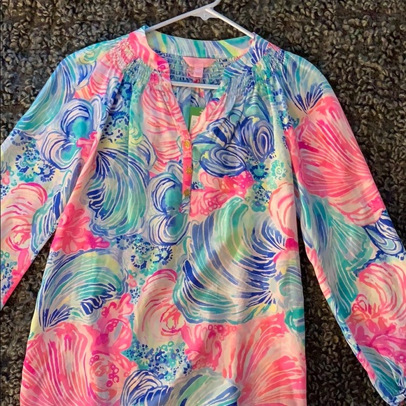 Lily Pulitzer blouse🌻🌻 - Picture 3 of 6